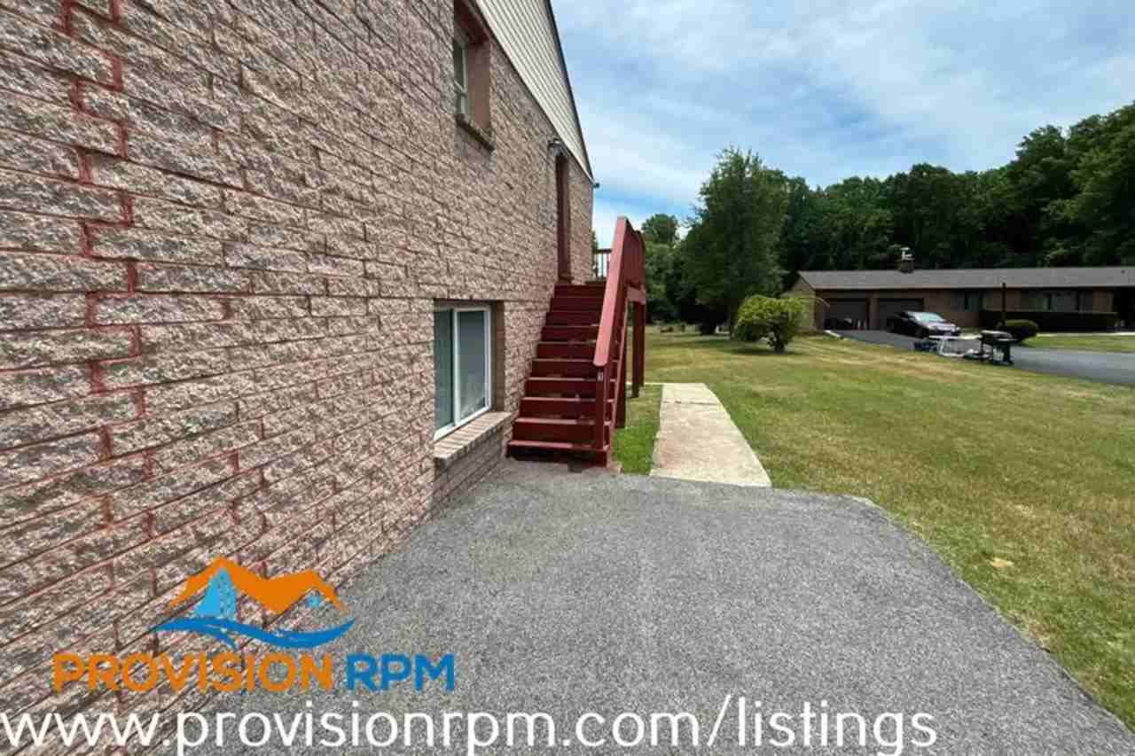 701 Cecil Ave N - Photo 2 of 18