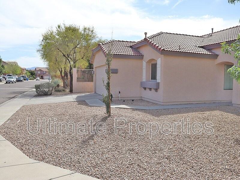 2026 S 83rd Dr - Photo 3 of 20
