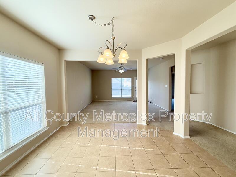1225 Alder Tree Ln - Photo 3 of 8