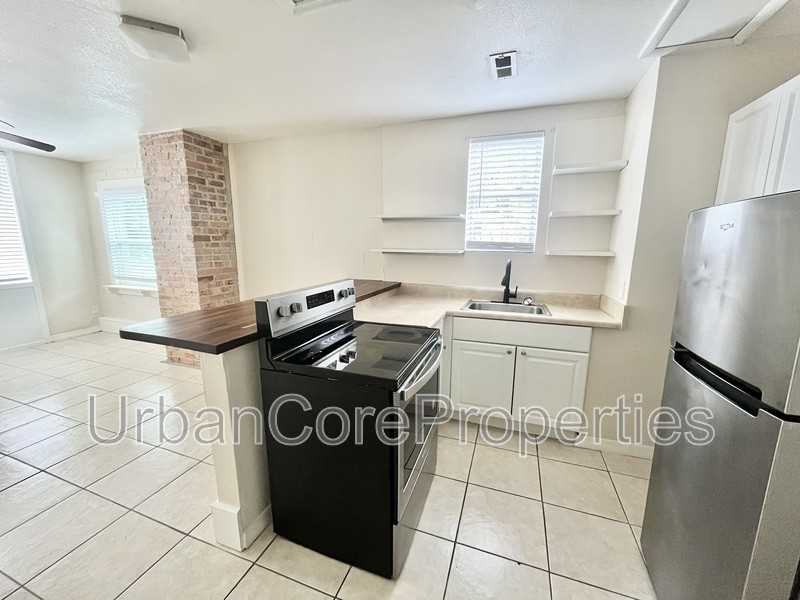 380 13th Ave Ne - Photo 4 of 7