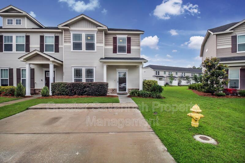 208 Ventura Pl - Photo 2 of 25