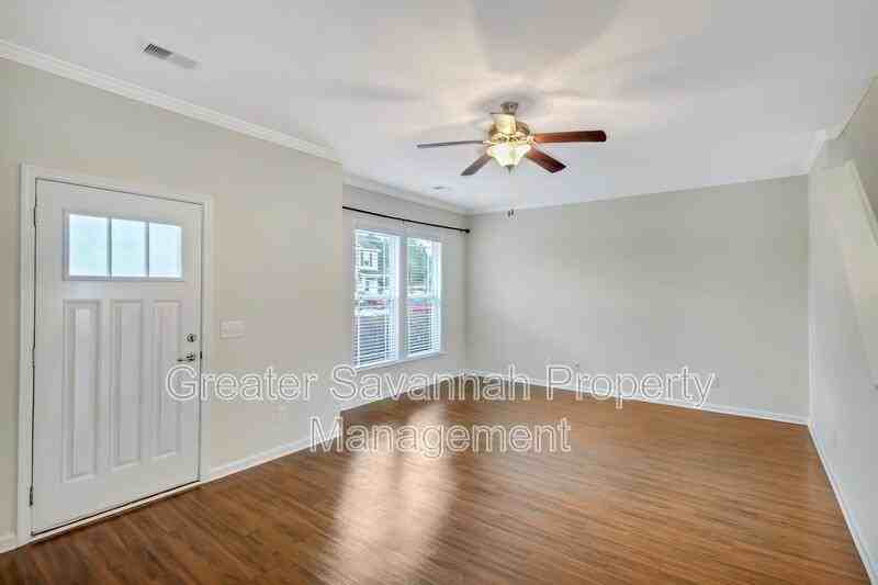 208 Ventura Pl - Photo 4 of 25