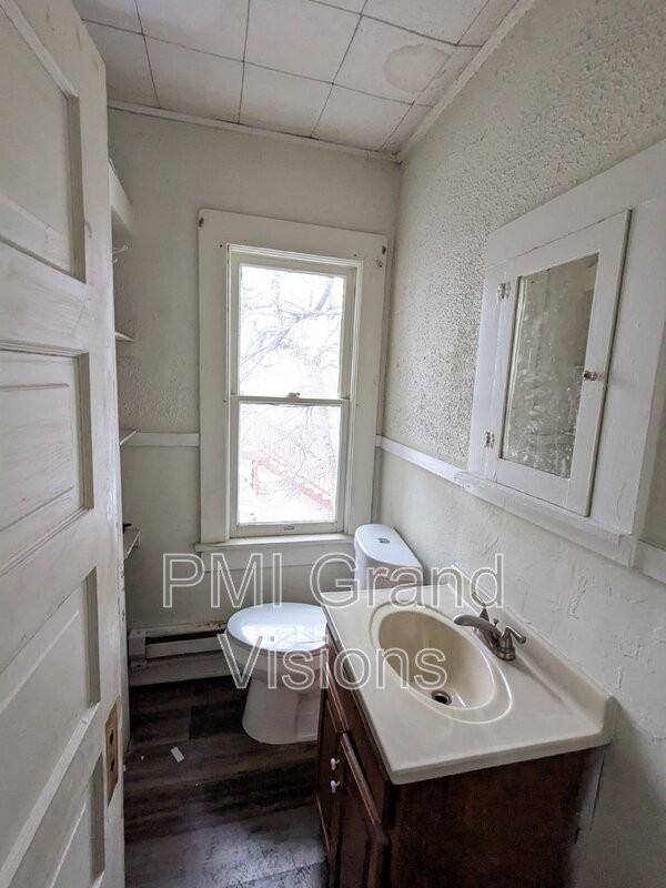 1214 Lafayette Ave - Photo 2 of 8