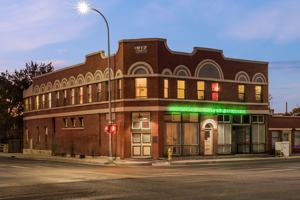 featured image of 421 Broadway Blvd Se