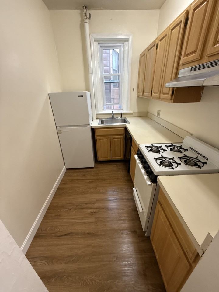 466 Park Dr #19