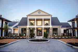 featured image of 2774 S Mendenhall Rd