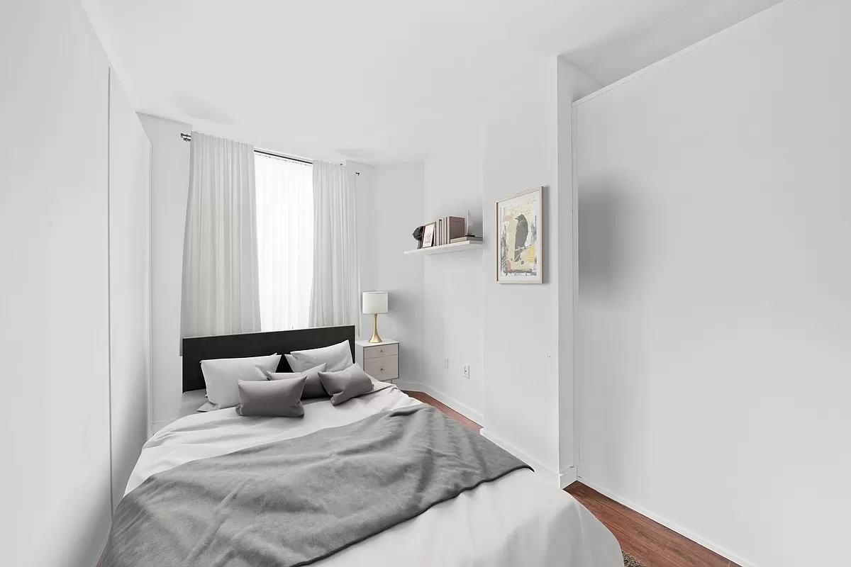 Maiden Ln #425 - Photo 2 of 8