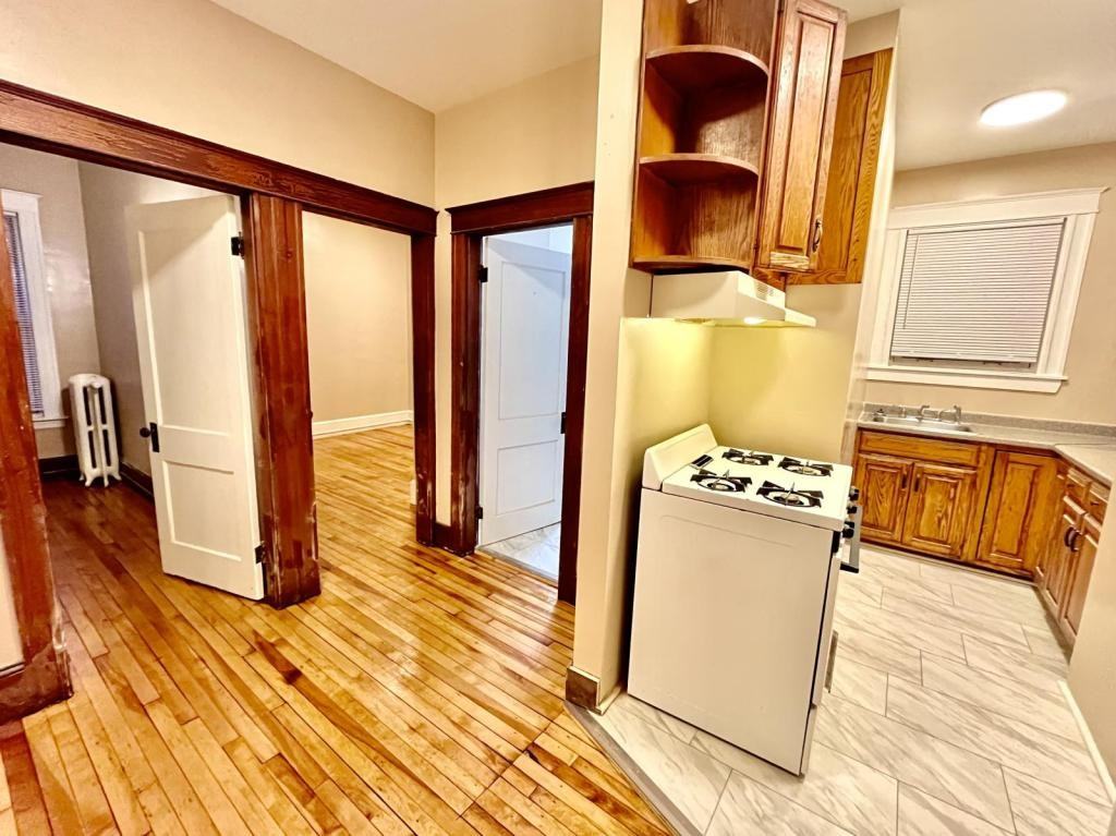 237 High St Apt 6 - Photo 2 of 11