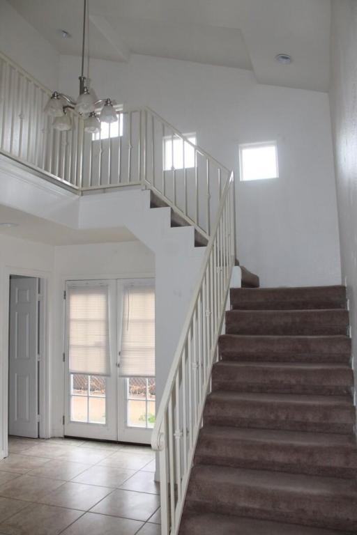 9213 Redwood Blvd - Photo 2 of 16