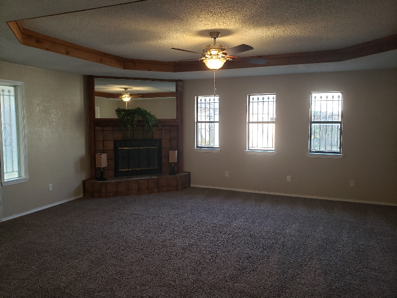 4709 Princess Ln - Photo 4 of 11