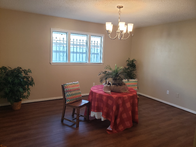 4709 Princess Ln - Photo 5 of 11