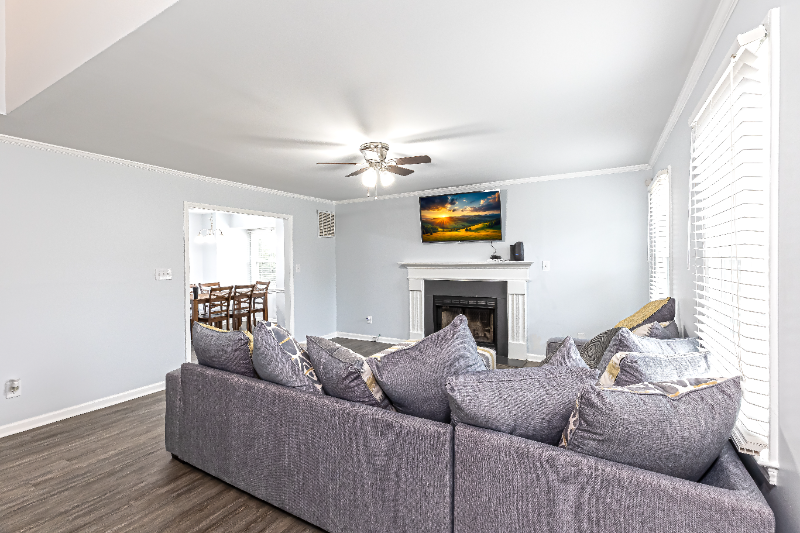 3925 Quillmark Ct - Photo 3 of 50