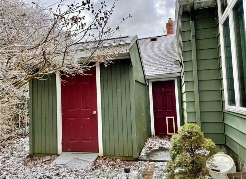 67 Hamilton Ave - Photo 3 of 16