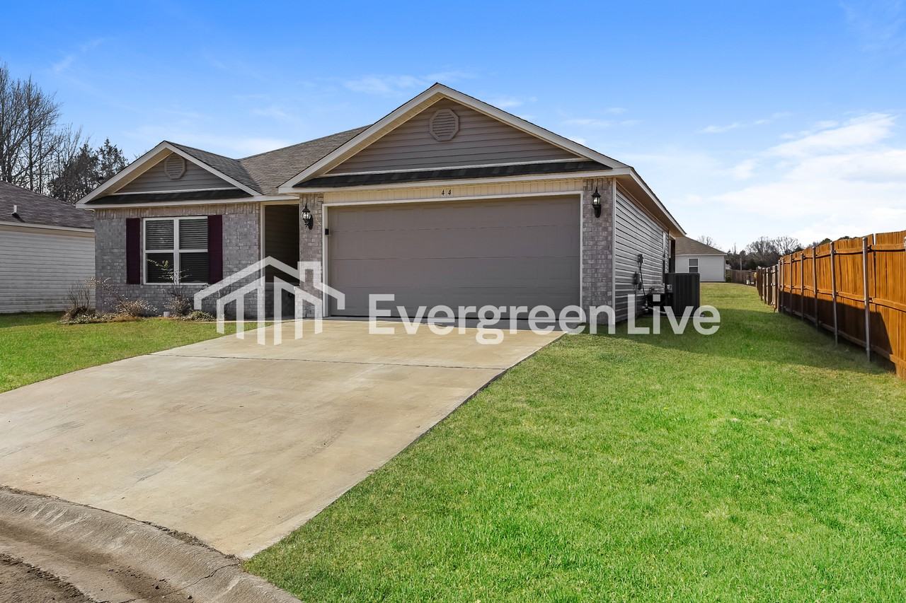 44 Winter Valley Cv - Photo 2 of 15