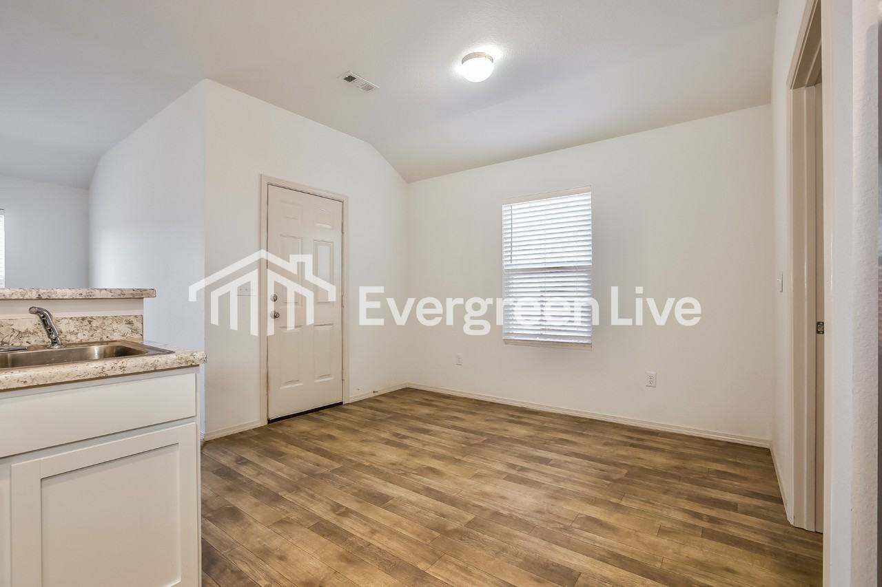 44 Winter Valley Cv - Photo 7 of 15