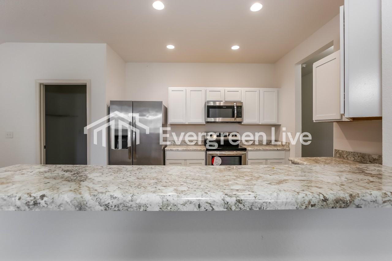 44 Winter Valley Cv - Photo 4 of 15