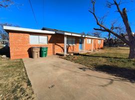 featured image of 3230 Abilene St