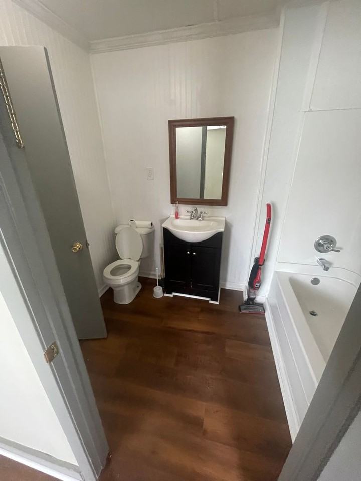 1705 N Wood Ave - Photo 3 of 8