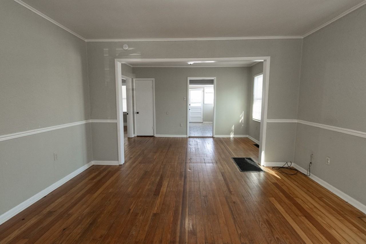 111 E Forest Ave - Photo 3 of 16