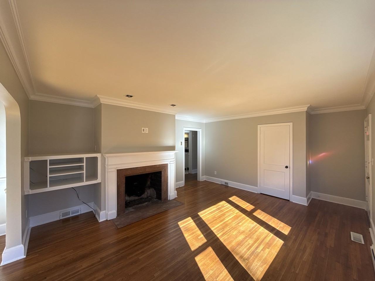 701 Fugate Ave - Photo 3 of 17