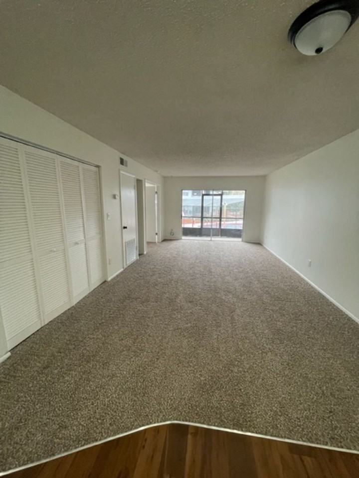 313 Dirksen Dr #B5 - Photo 3 of 13