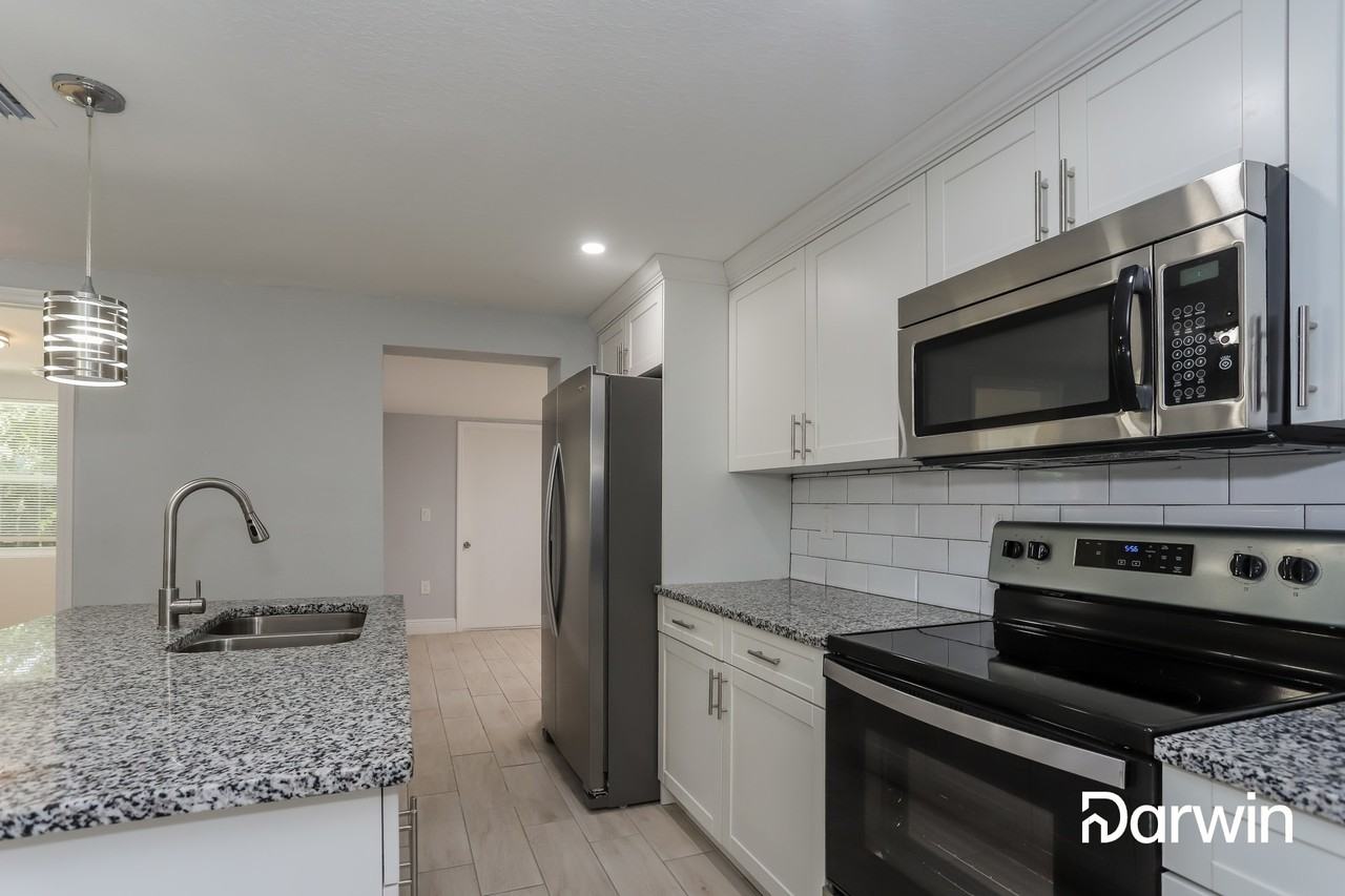 11014 Grant Dr - Photo 3 of 15