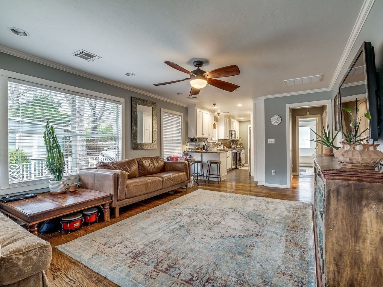 315 College Ave - Photo 2 of 9