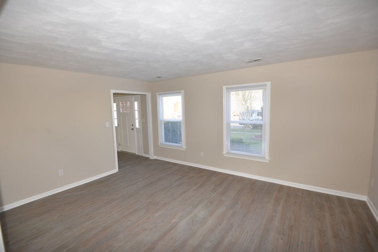 1572 Dylan Dr - Photo 5 of 29