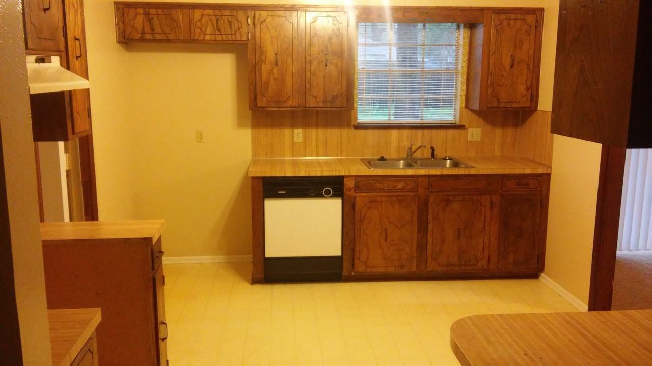 3508 Dewberry Dr - Photo 3 of 10