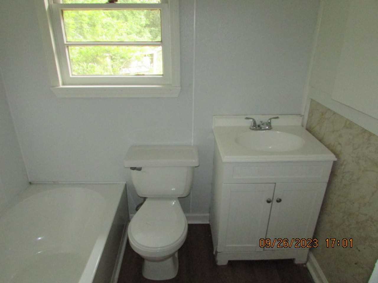 615 S Lafayette Dr - Photo 6 of 12