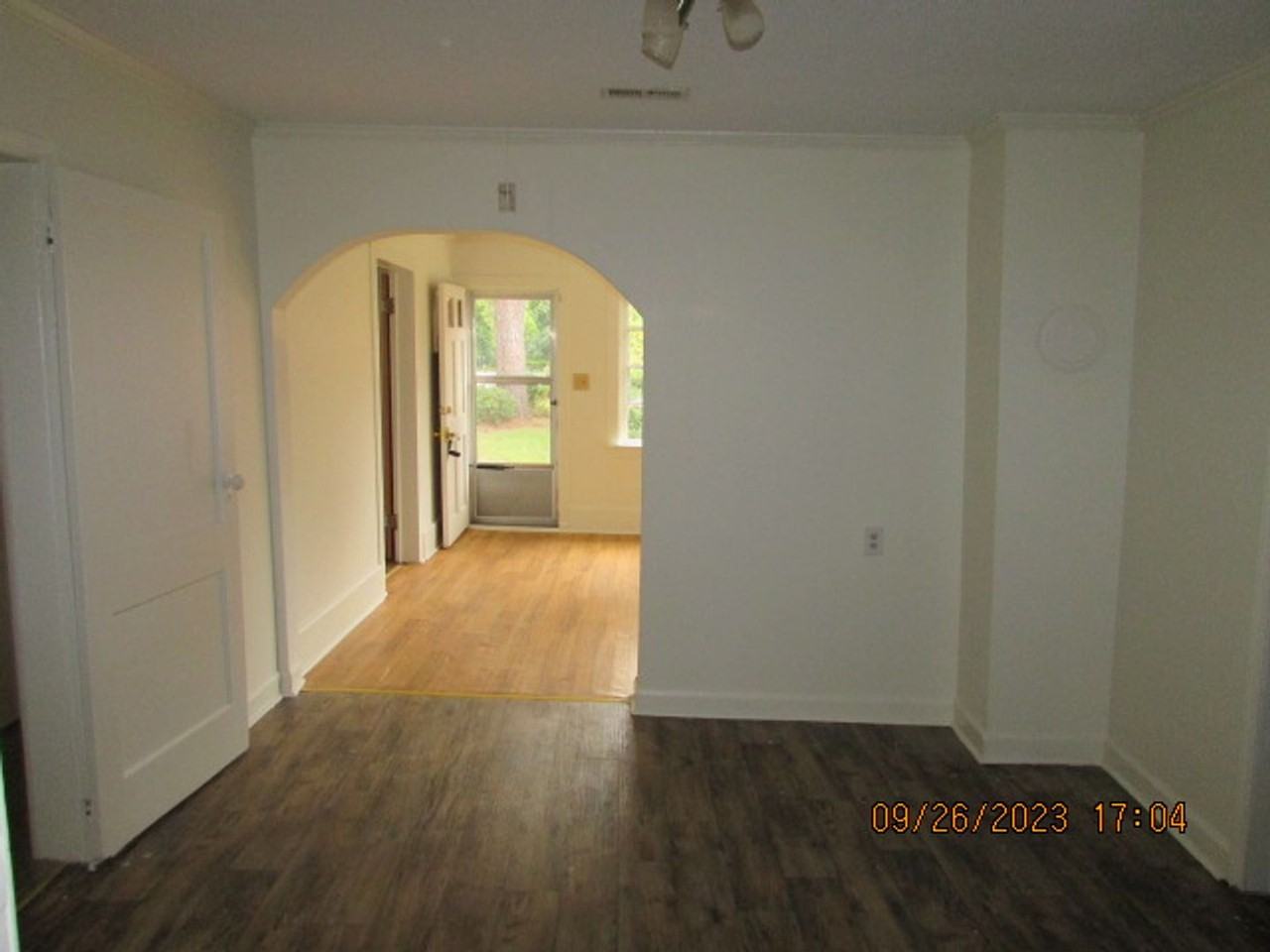 615 S Lafayette Dr - Photo 3 of 12