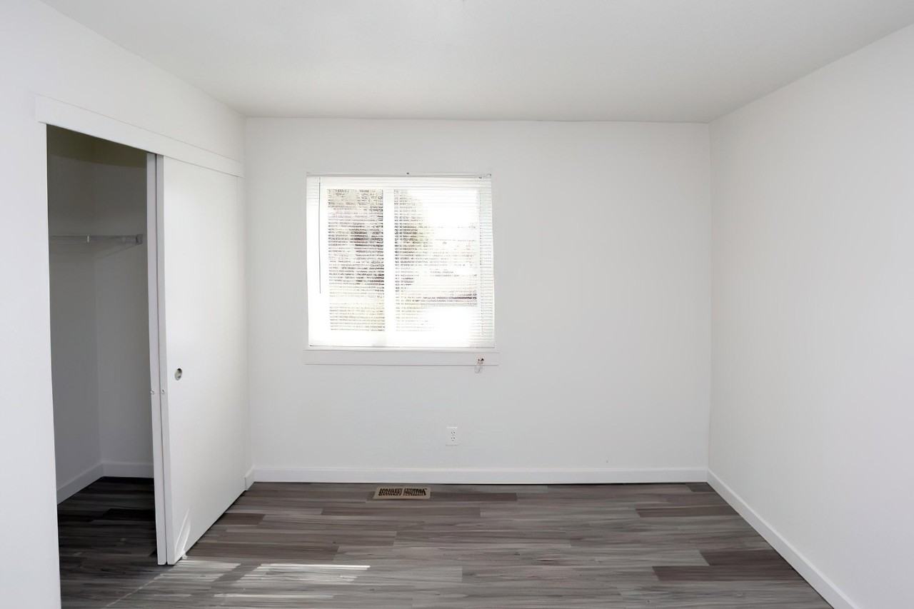 Waterfront Terrace - Photo 6 of 21