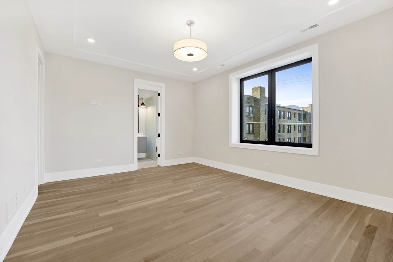 3352 N Ashland Ave #2S - Photo 4 of 11