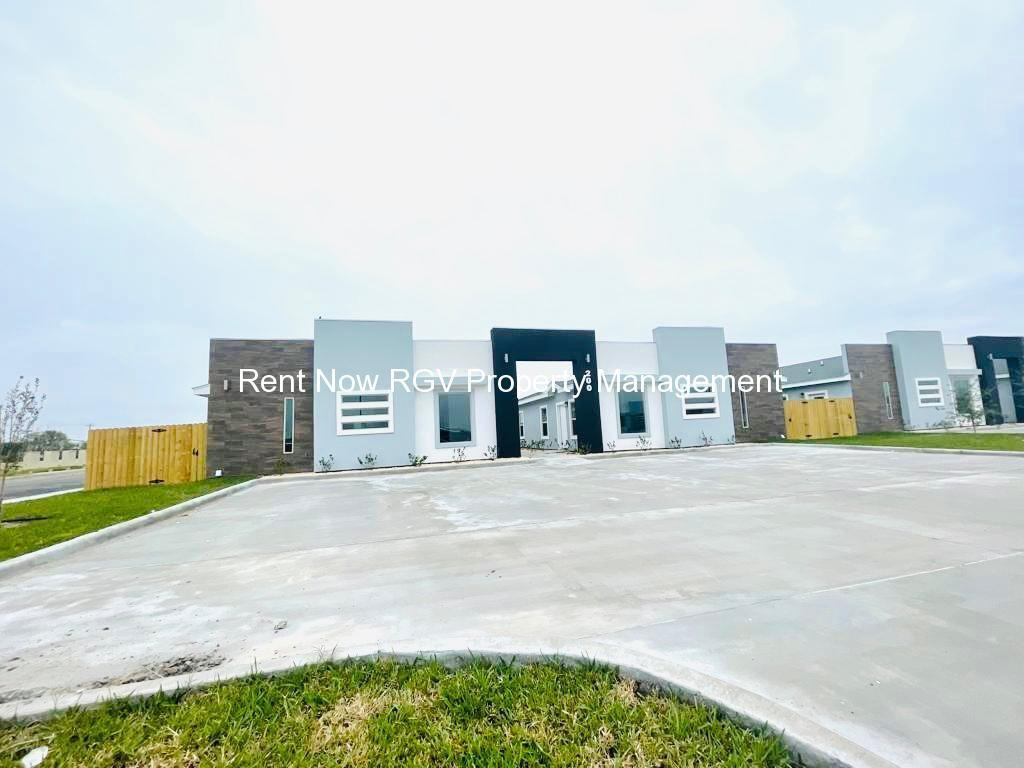 208 W Rutherford Ave #3 - Photo 2 of 8