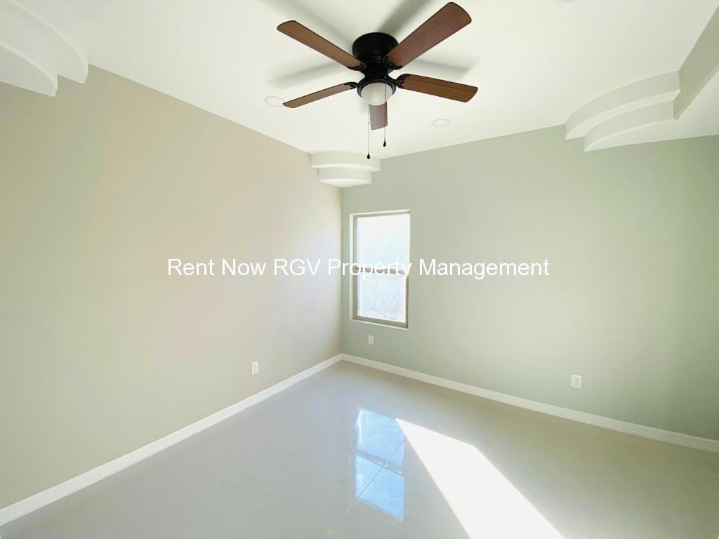 208 W Rutherford Ave #3 - Photo 4 of 8