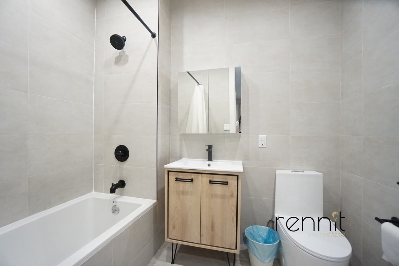 125 Kings Hwy #6C