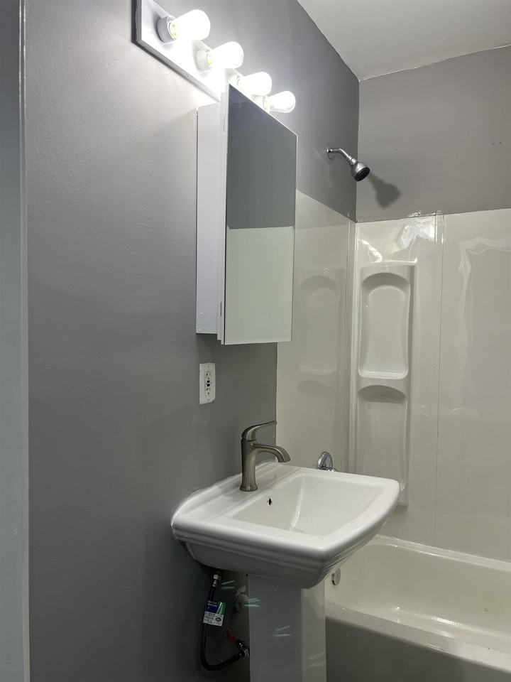 2545 Spottswood Ave #NA - Photo 4 of 19