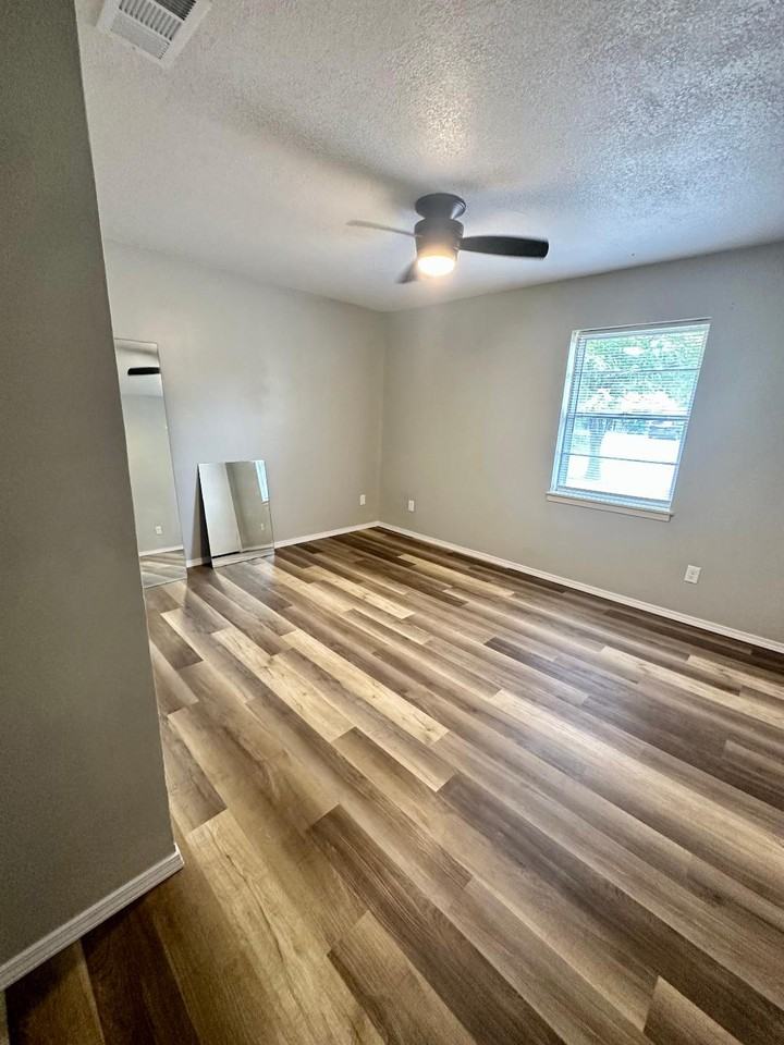 1204 Blueridge Pkwy #NA - Photo 6 of 12