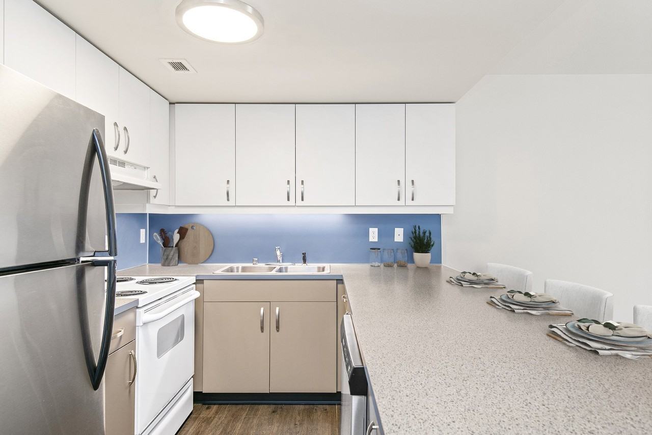 Cosmopolitan - Photo 2 of 34