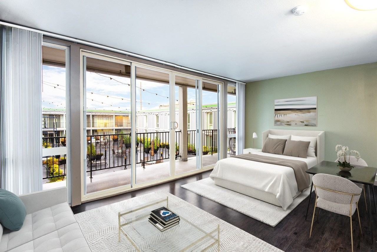 Cosmopolitan - Photo 5 of 34