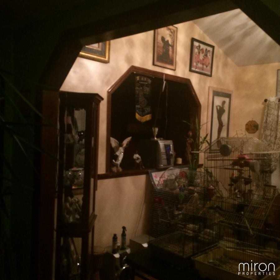 33 S Village Dr - Photo 3 of 6