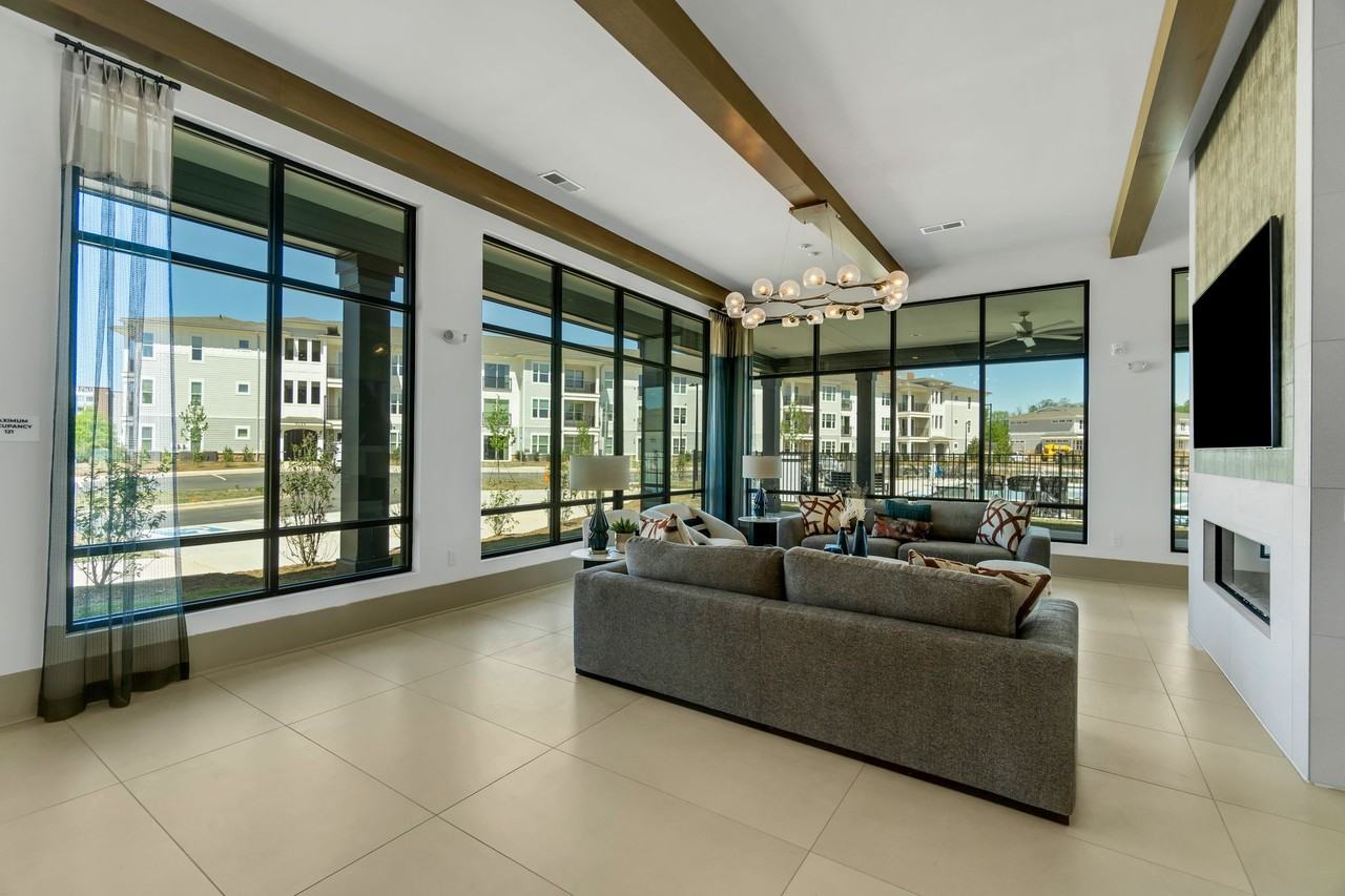 LakePointe - Photo 2 of 47