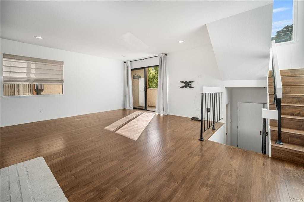 5360 Las Virgenes Rd - Photo 3 of 8