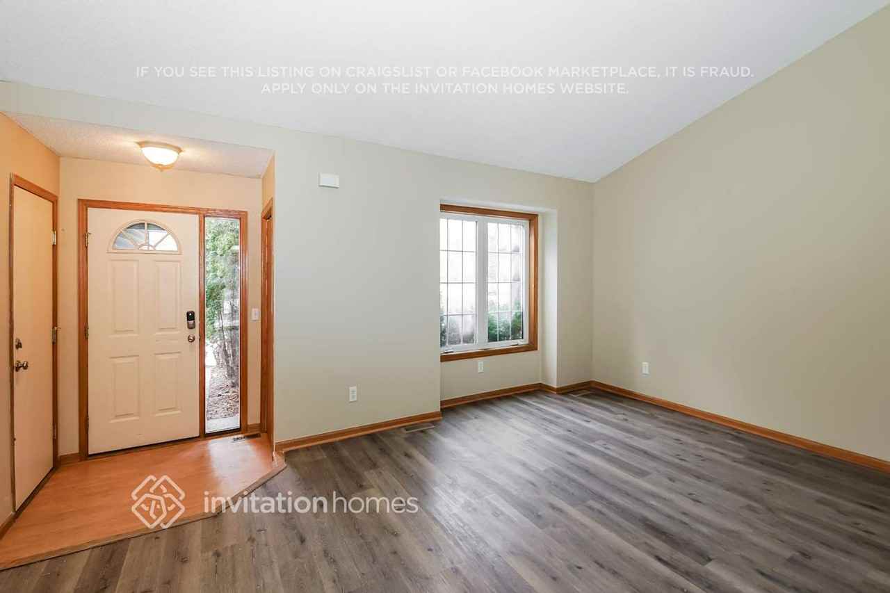 5694 Lambert Ave Ne - Photo 3 of 16