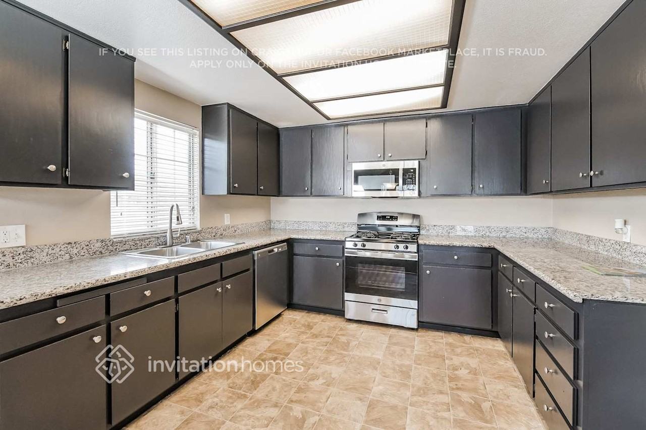 2666 East Jefferson Street - Photo 6 of 16