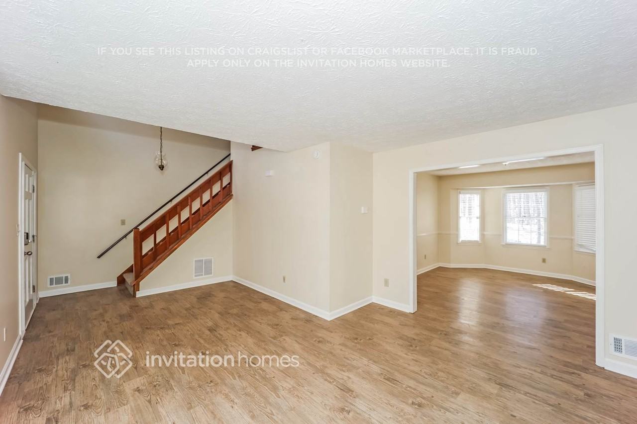465 Benjamin Cir - Photo 2 of 8