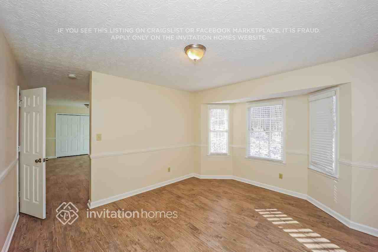 465 Benjamin Cir - Photo 4 of 8