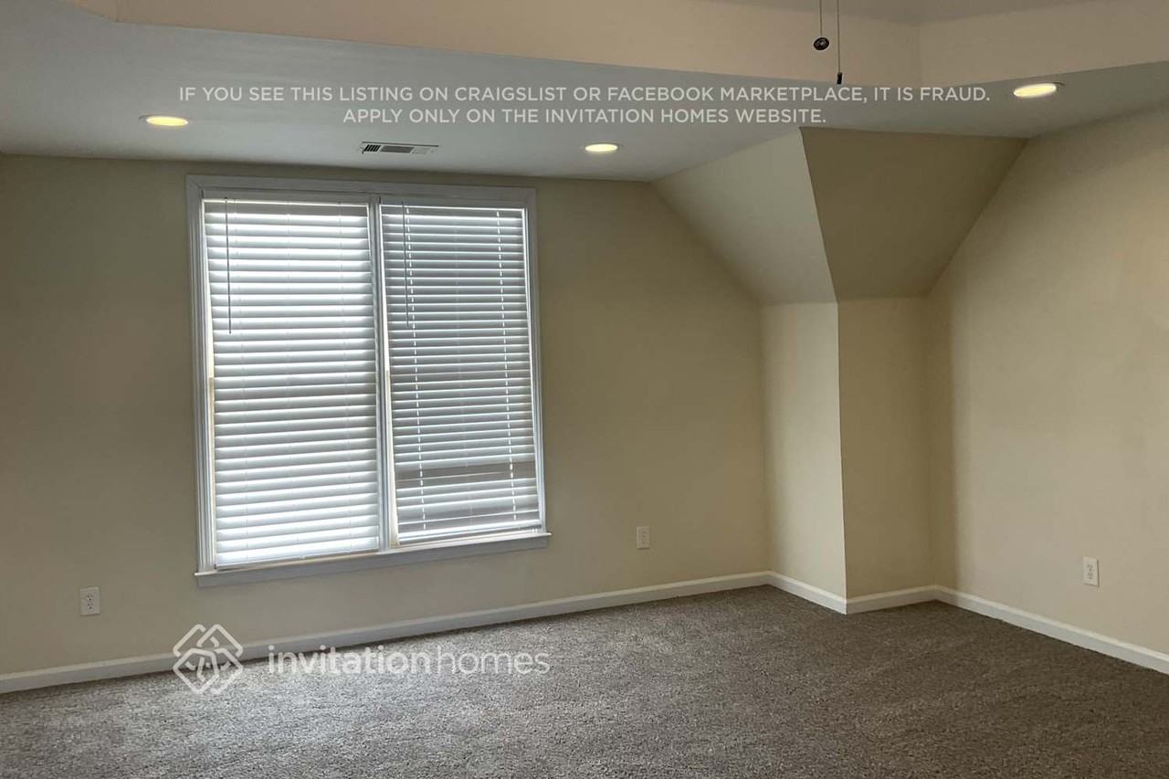 938 Leeds Castle Way - Photo 7 of 9