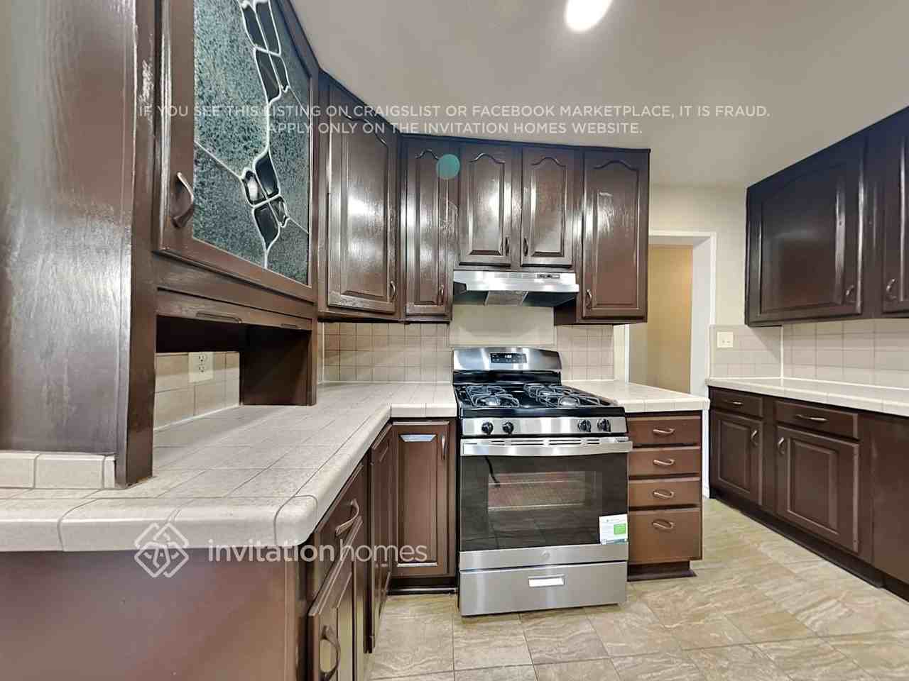 206 E 185th St - Photo 7 of 18