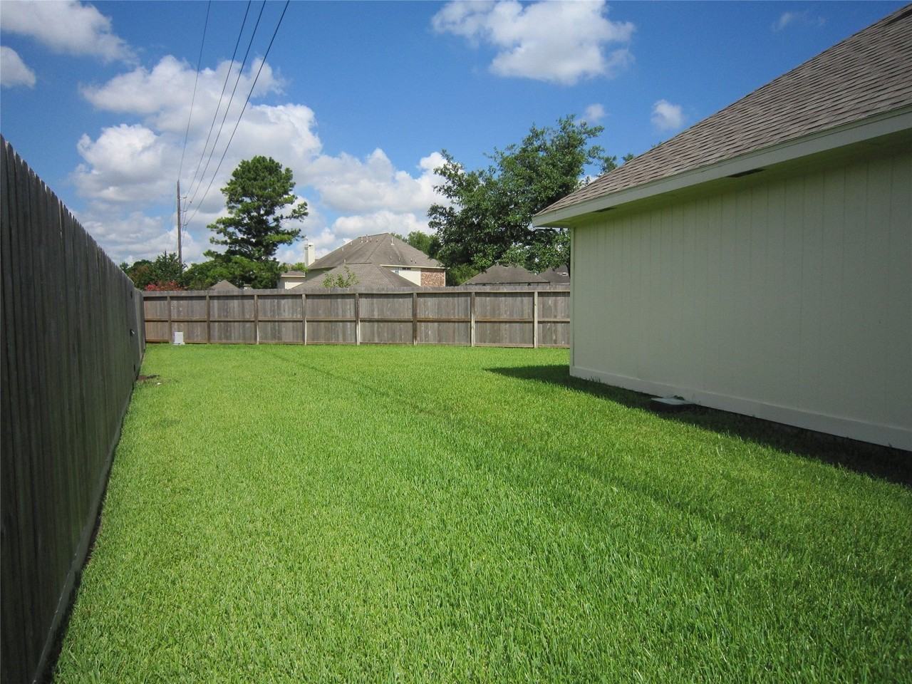 8603 Upshur Ln - Photo 5 of 22